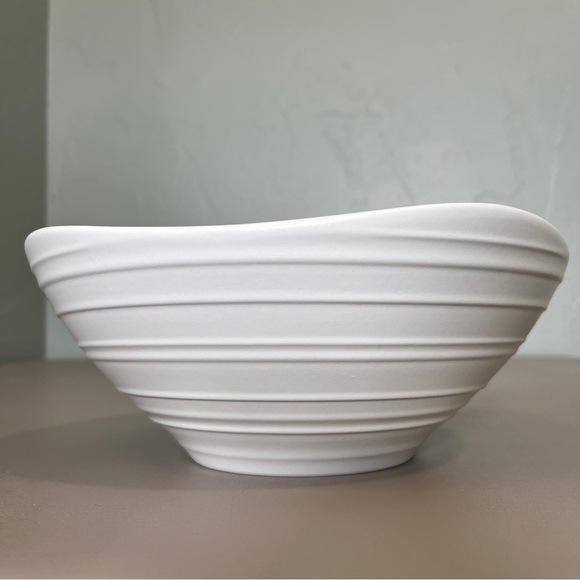 Mikasa‎ Swirl Modern White Ceramic Square Serveware Vegetable Bowl - Picture 5 of 13